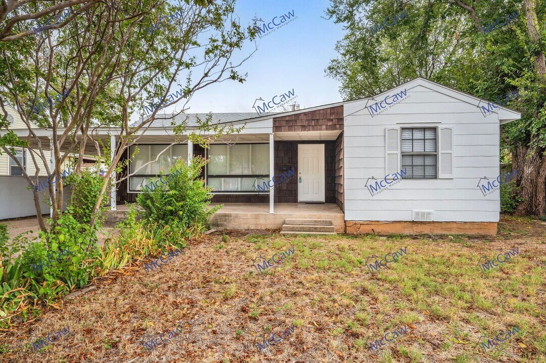4341 McCutchen Ave in Wichita Falls, TX - Building Photo