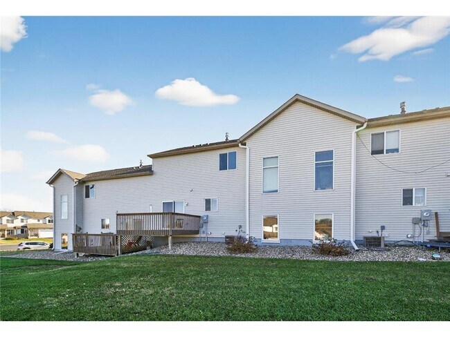 740 Baylee Pl SW in Pine Island, MN - Building Photo - Building Photo