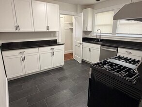 252 Auburndale Ave in Newton, MA - Building Photo - Building Photo