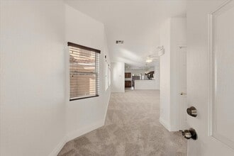 8928 Spotted Tail Ave in Las Vegas, NV - Building Photo - Building Photo