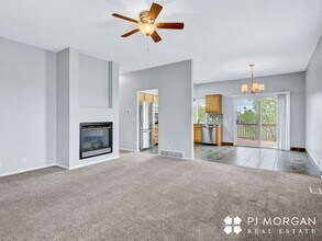 19014 N St in Omaha, NE - Building Photo - Building Photo