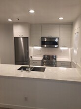 8600 Burton Way in Los Angeles, CA - Building Photo - Building Photo