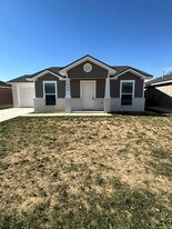 1604 135th St in Lubbock, TX - Building Photo
