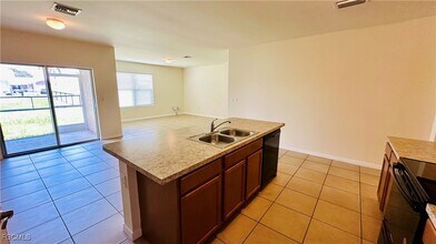 4417 SW 15th Pl in Cape Coral, FL - Building Photo - Building Photo