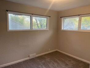 11204 Eastern Ave in Kansas City, MO - Building Photo - Building Photo