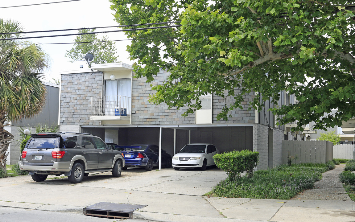 1024 Lake Ave in Metairie, LA - Building Photo