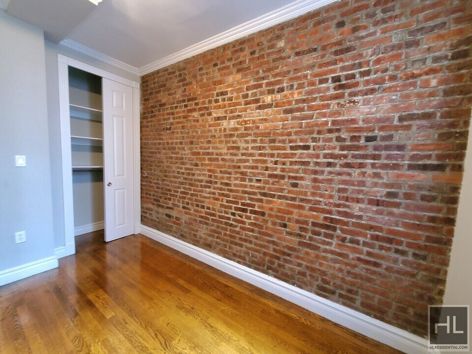 East 18th Street in New York, NY - Building Photo