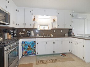 6004 Avenue T in Galveston, TX - Foto de edificio - Building Photo