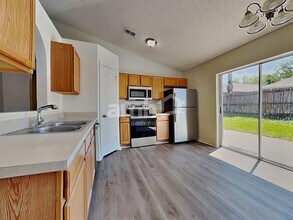 30326 Pongo Way in Wesley Chapel, FL - Building Photo - Building Photo