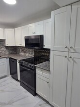 733 SE 1st Way in Deerfield Beach, FL - Building Photo - Building Photo