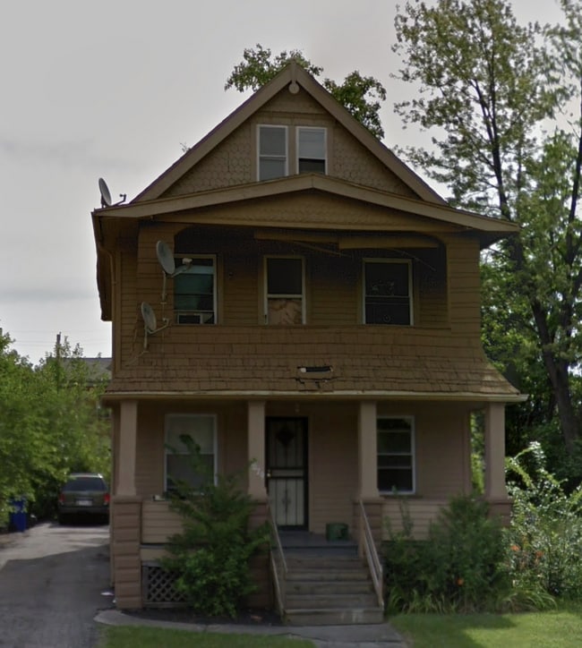 property at 3079 E 130th St
