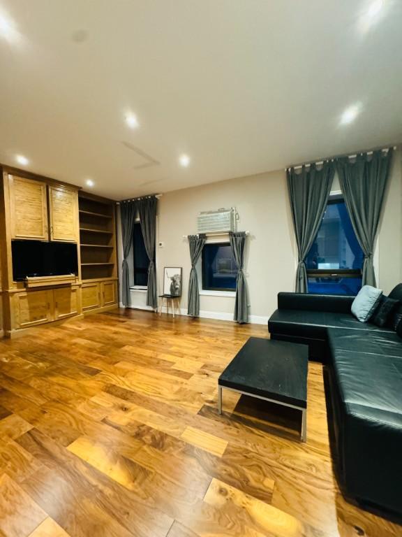 property at 65 E 54th St