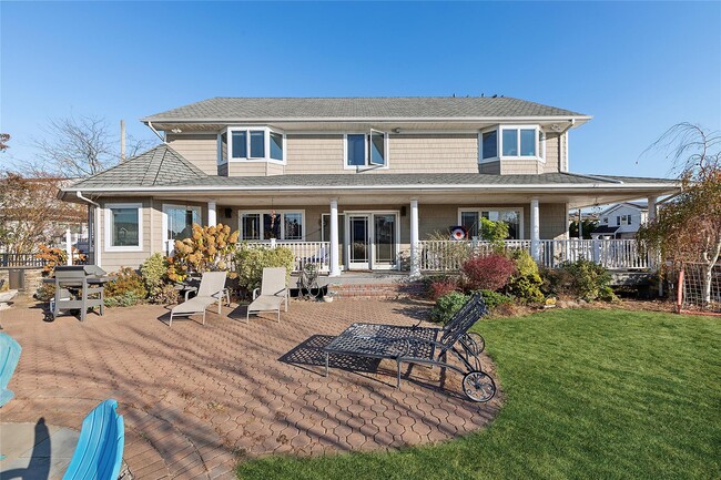 4 Quebec Rd in Island Park, NY - Building Photo - Building Photo