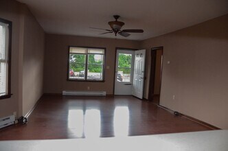 105 S Apple St in Dunmore, PA - Building Photo - Building Photo
