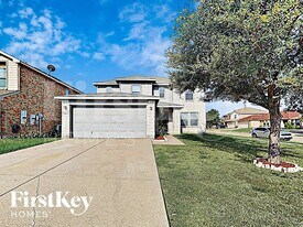 5423 Montague Ln in Grand Prairie, TX - Building Photo