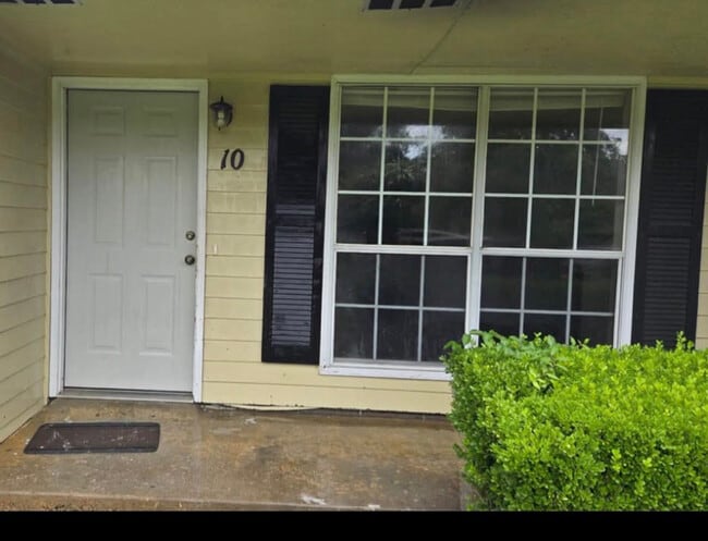 property at 3900 S Q St