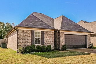 9439 Darren Cir S in Cordova, TN - Building Photo - Building Photo