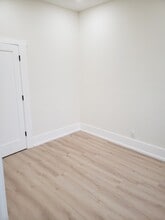 944 N Damen Ave, Unit 2F in Chicago, IL - Building Photo - Building Photo