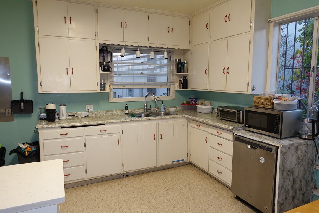 2335 Blake St in Berkeley, CA - Building Photo
