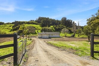112 Dunbarton Rd in Aromas, CA - Building Photo - Building Photo