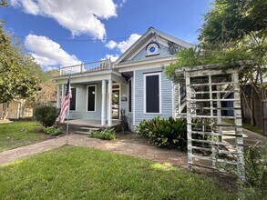 305 W Brazos St in Victoria, TX - Building Photo - Building Photo
