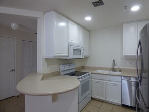 350 K St, Unit 415 in San Diego, CA - Foto de edificio - Building Photo