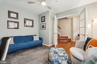13 W Churchill St, Unit 303 in Baltimore, MD - Building Photo - Building Photo