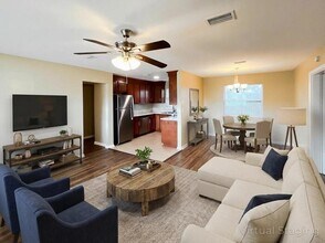 6011 Meadow Ln in Jacksonville, FL - Foto de edificio - Building Photo