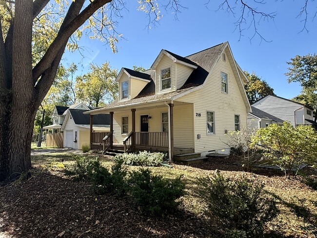 718 Indianola Ave in Ann Arbor, MI - Building Photo - Building Photo