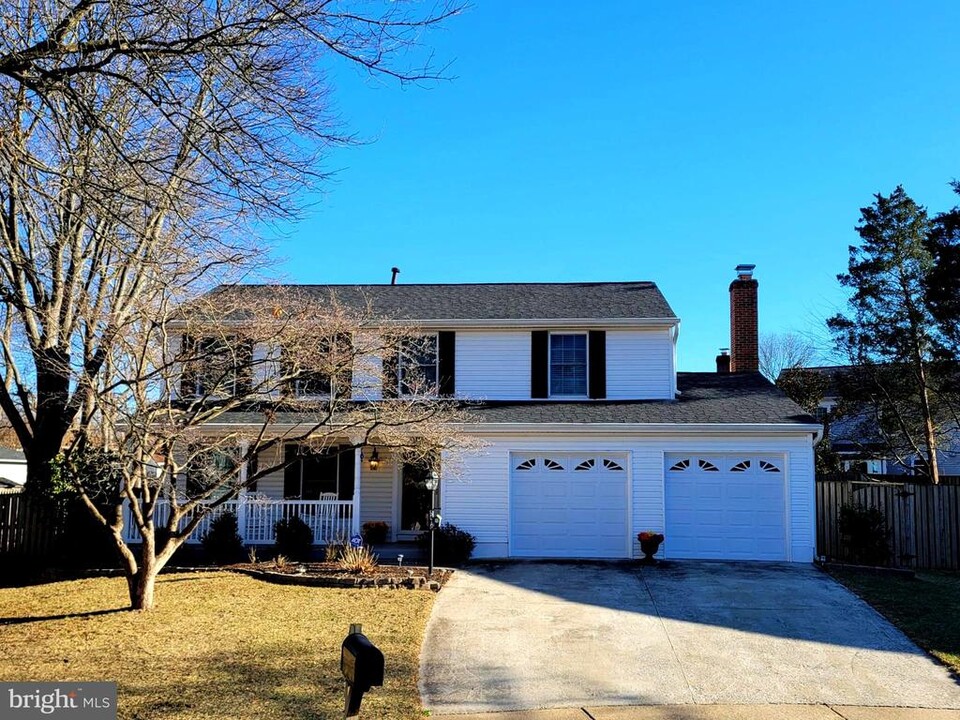 5416 Hedgerow Ct in Centreville, VA - Building Photo