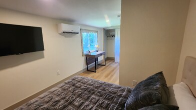 1704 S Forest Dr in Knoxville, TN - Building Photo - Building Photo