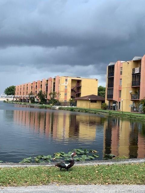 4803 NW 7th St in Miami, FL - Building Photo