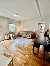 576 Washington St, Unit 7 in Brookline, MA - Building Photo - Building Photo