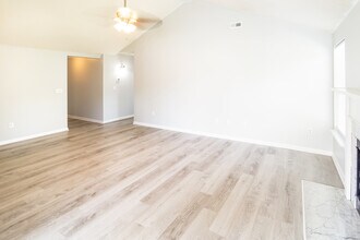 1358 Belle Grove Cir in Hanahan, SC - Building Photo - Building Photo