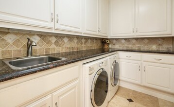 17110 Copper Hill Dr in Morgan Hill, CA - Building Photo - Building Photo