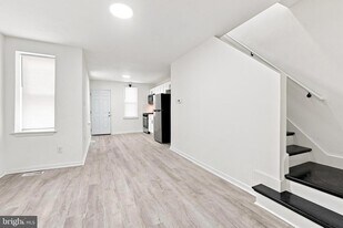 1319 N 55th St in Philadelphia, PA - Building Photo