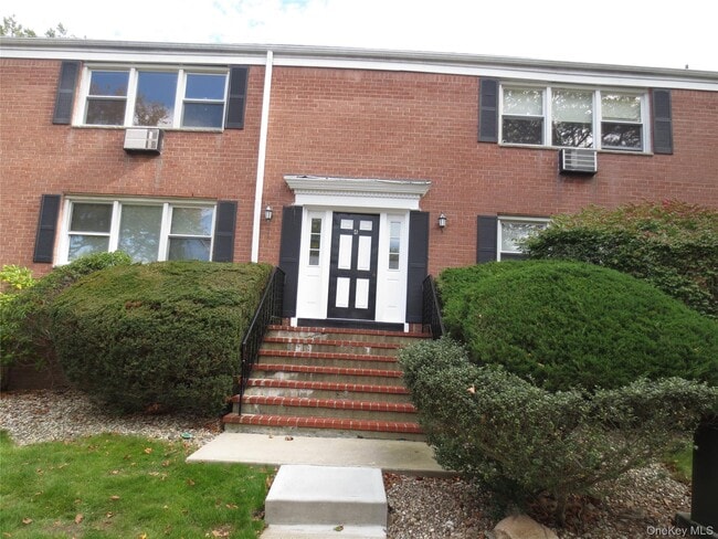 property at 4 Oxford Ct