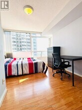 2 Rean Dr in Toronto, ON - Building Photo - Building Photo