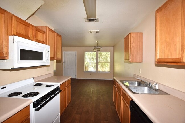 902-904 Sagewood Trail in San Marcos, TX - Building Photo - Building Photo