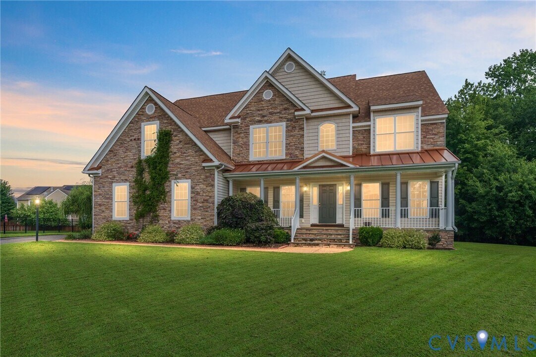 11006 Wooferton Ct in Midlothian, VA - Building Photo
