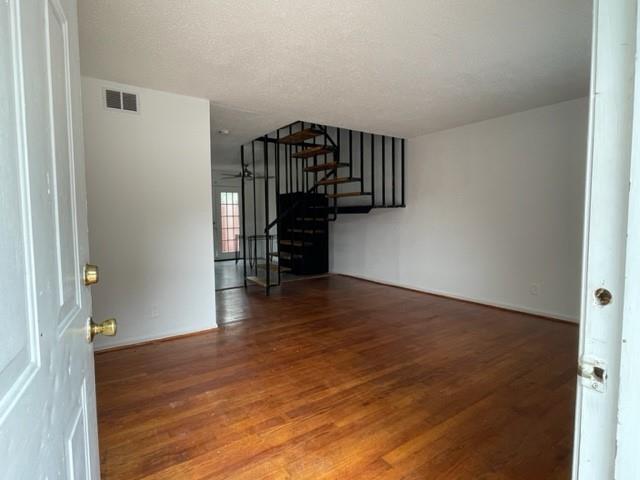 property at 3882 Parklane Dr