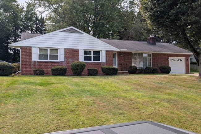 property at 1413 Cherokee Ln