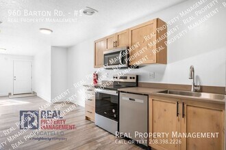 960 Barton Rd in Pocatello, ID - Building Photo - Building Photo