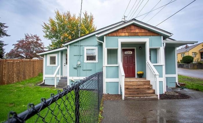 property at 1302 N Montgomery Ave