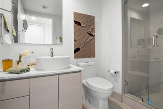 2602 E Hallandale Beach Blvd in Hallandale Beach, FL - Foto de edificio - Building Photo