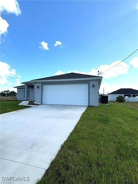 2811-2820 20th St SW in Lehigh Acres, FL - Foto de edificio