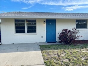 619 Shore Rd in Nokomis, FL - Building Photo - Building Photo