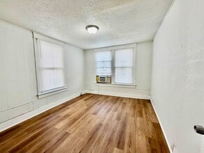 1075 Kney St in Memphis, TN - Foto de edificio - Building Photo