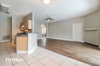 5315 Watson Rd in Riverview, FL - Foto de edificio - Building Photo