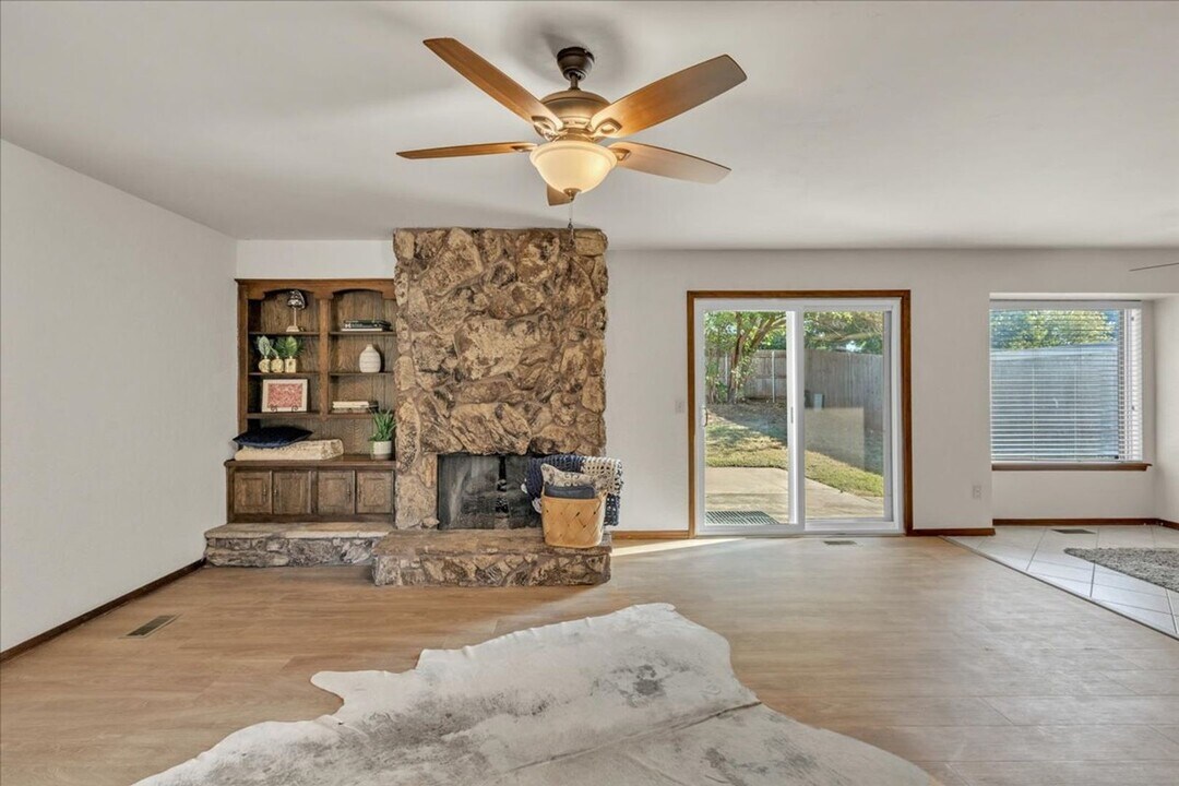 905 Garden Grove in Yukon, OK - Building Photo